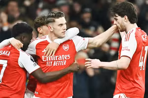 Chiến thắng trước Everton giúp Arsenal tiến gần hơn ngôi vô địch Premier League.