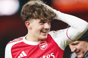 Max Dowman tỏa sáng