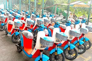 Xe đạp điện có mầu sắc bắt mắt, quy trình sử dụng dịch vụ đơn giản, thuận tiện cho người dùng.