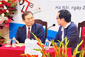 Điểm tựa chữ Tâm, chữ Tình