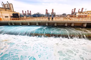 Các quốc gia Trung Đông nỗ lực biến nước biển thành nước ngọt. Ảnh: AP 