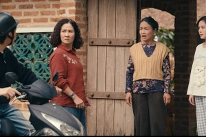 Cảnh trong phim "Ngược đường ngược nắng". (Ảnh: VFC)