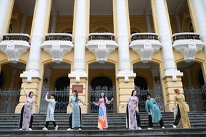 Một cảnh quay trong MV "Phố cổ". (Ảnh: QUÁCH BÌNH)