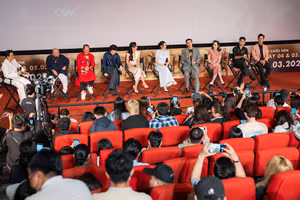 Đạo diễn Mai Tài Phến chia sẻ với khán giả về bộ phim trong một buổi giao lưu. (Ảnh: Nhà sản xuất cung cấp)