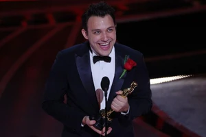 Nhà làm phim người Canada Ben Proudfoot nhận giải Oscar Phim tài liệu ngắn hay nhất năm 2022 cho The Queen of Basketball. 