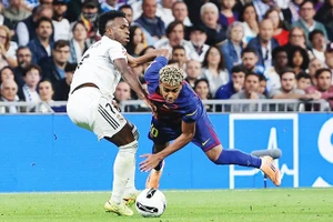 Lamine Yamal trở thành biểu tượng cho sự mất kiểm soát của Hansi Flick.