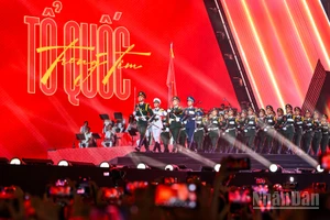 [Ảnh] Nhìn lại những khoảnh khắc thăng hoa tại concert quốc gia "Tổ quốc trong tim"