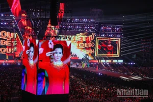 Phần trình diễn thăng hoa của ca sĩ Võ Hạ Trâm (Ảnh: THÀNH ĐẠT)