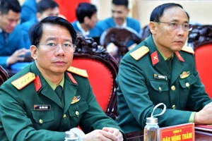 Các đại biểu tham gia buổi khai mạc. (Ảnh: TRỌNG KIÊN)