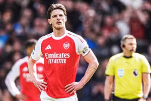 Arsenal đang bị cả sức ỳ từ tâm lý lẫn chiến thuật làm hụt hơi vào thời khắc quan trọng nhất mùa giải.