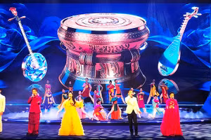 Công nghệ đang hỗ trợ hiệu quả cho việc trang trí sân khấu trong các chương trình biểu diễn.