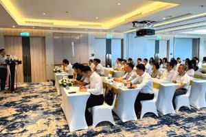 Tập huấn công tác Đảng cho các chi bộ, đảng viên. (Ảnh: MINH HOÀN)