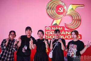 Thế hệ trẻ ngày càng quan tâm và muốn tìm về lịch sử.