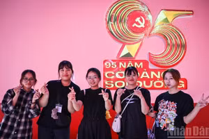 Thế hệ trẻ ngày càng quan tâm và muốn tìm về lịch sử.