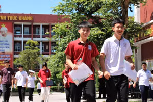 Nhiều trường giảm điểm chuẩn, tăng thêm cơ hội trúng tuyển cho nhiều học sinh.
