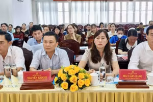 Đảng ủy và Ủy ban nhân dân xã Hòa Bình tổ chức Hội nghị chuyên đề về việc sắp xếp các trường học trên địa bàn xã.