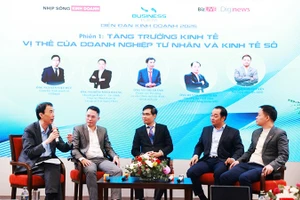 Các diễn giả trao đổi ý kiến về kênh đầu tư tại Diễn đàn Kinh doanh 2026.