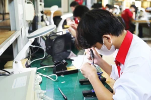 Giờ thực hành của Trường cao đẳng nghề Công nghệ cao Hà Nội. 