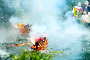 Múa rối nước Đào Thục do ông tổ nghề có tên gọi Đào Đăng Khiêm, tên thật là Nguyễn Đăng Vinh (1658-1732), truyền dạy.