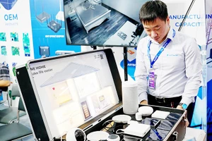 Các sản phẩm thiết bị thông minh của Tập đoàn VNPT được giới thiệu trên thị trường. Ảnh: NAM NGUYỄN