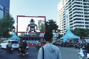 Biển quảng cáo “xuyên thấu” đầu tiên tại Indonesia