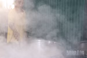 Nấu đường thốt nốt ở vùng Thất Sơn.