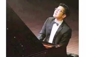 Lưu Hồng Quang biểu diễn nhạc Franz Liszt