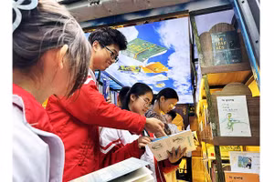 Không gian trong chiếc xe "Sách trên mây".