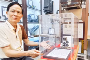 NSNA Phạm Công Thắng giới thiệu một góc “Ký ức nhiếp ảnh”.