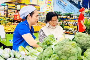Các siêu thị đã có nhiều hoạt động khuyến mãi nhằm kích cầu tiêu dùng. 