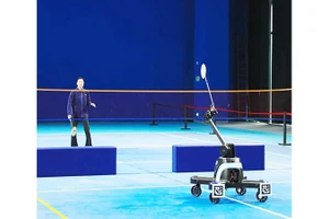 Robot chơi cầu lông