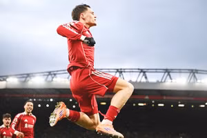 Florian Wirtz "bay cao" với bàn thắng đầu tiên cho đội bóng mới Liverpool.