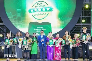 Vinh danh các quán, nhà hàng trứ danh Hải Phòng. (Ảnh: TTXVN)