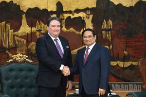 Thủ tướng Phạm Minh Chính và Đại sứ Hoa Kỳ Marc Knapper.