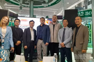 Đại diện phía Việt Nam tham gia buổi thảo luận trong khuôn khổ diễn đàn. 