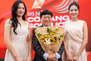 Phó Giáo sư, Tiến sĩ Nguyễn Thế Kỷ, Phó Chủ tịch Hội đồng Lý luận Trung ương tại triển lãm.