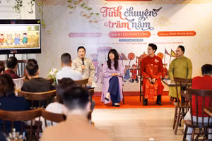 Ê-kíp thực hiện MV tại buổi họp báo ra mắt. (Ảnh: THỌ NAM)