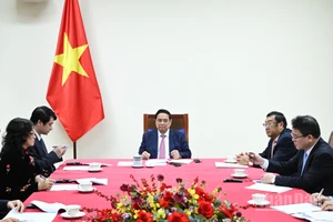 Thủ tướng Phạm Minh Chính điện đàm với Tổng thống Angola João Manuel Gonçalves Lourenço.