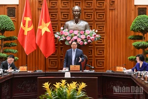 Thủ tướng Phạm Minh Chính phát biểu ý kiến chỉ đạo tại cuộc họp.