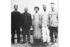 Một số đồng chí trong chi bộ Đảng Cộng sản Việt Nam đầu tiên tại Khu mỏ Mạo Khê. Ảnh tư liệu