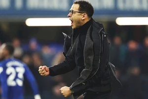 Tân HLV Liam Rosenior phấn khích vì những màn lội ngược dòng đầy cảm xúc của Chelsea.