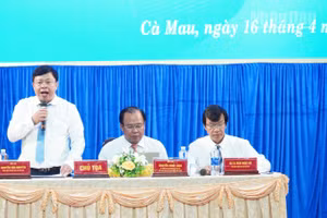 Giám đốc Sở Giáo dục và Đào tạo tỉnh Cà Mau Nguyễn Văn Nguyên phát biểu ý kiến tại hội thảo.