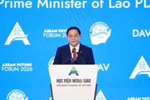 Thủ tướng Lào Sonexay Siphandone phát biểu tại phiên khai mạc Diễn đàn Tương lai ASEAN lần thứ ba. (Ảnh: TTXVN)