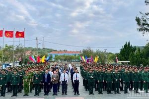 Cùng với cả nước, điểm bỏ phiếu bầu cử tại đặc khu Cồn Cỏ đã khai mạc trong sự trang nghiêm và xúc động.