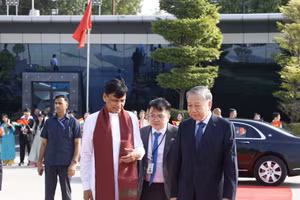 Tổng Bí thư, Chủ tịch nước Tô Lâm rời Thủ đô New Delhi đi thăm thành phố Mumbai. (Ảnh: Thống Nhất/TTXVN)