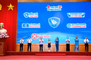 Các đại biểu thực hiện nghi thức phát động Tháng hành động vì trẻ em Việt Nam năm 2026. (Ảnh: VN)