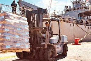 Mexico gửi hàng viện trợ tới Cuba.