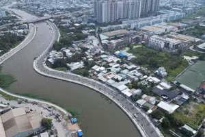 Dự án cải tạo và chỉnh trang tuyến kênh Tham Lương-Bến Cát-Rạch Nước Lên nay đã hiện rõ hình hài, cải thiện bộ mặt đô thị khu vực phía bắc thành phố. (Ảnh: QUÝ HIỀN)