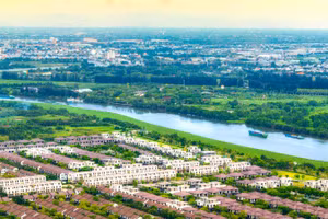 Đại đô thị Waterpoint bên dòng Vàm Cỏ Đông. (Ảnh NLG)
