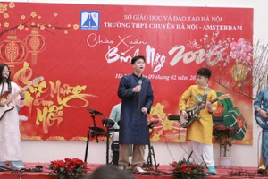 Tiết mục văn nghệ chào mừng năm mới Bính Ngọ.